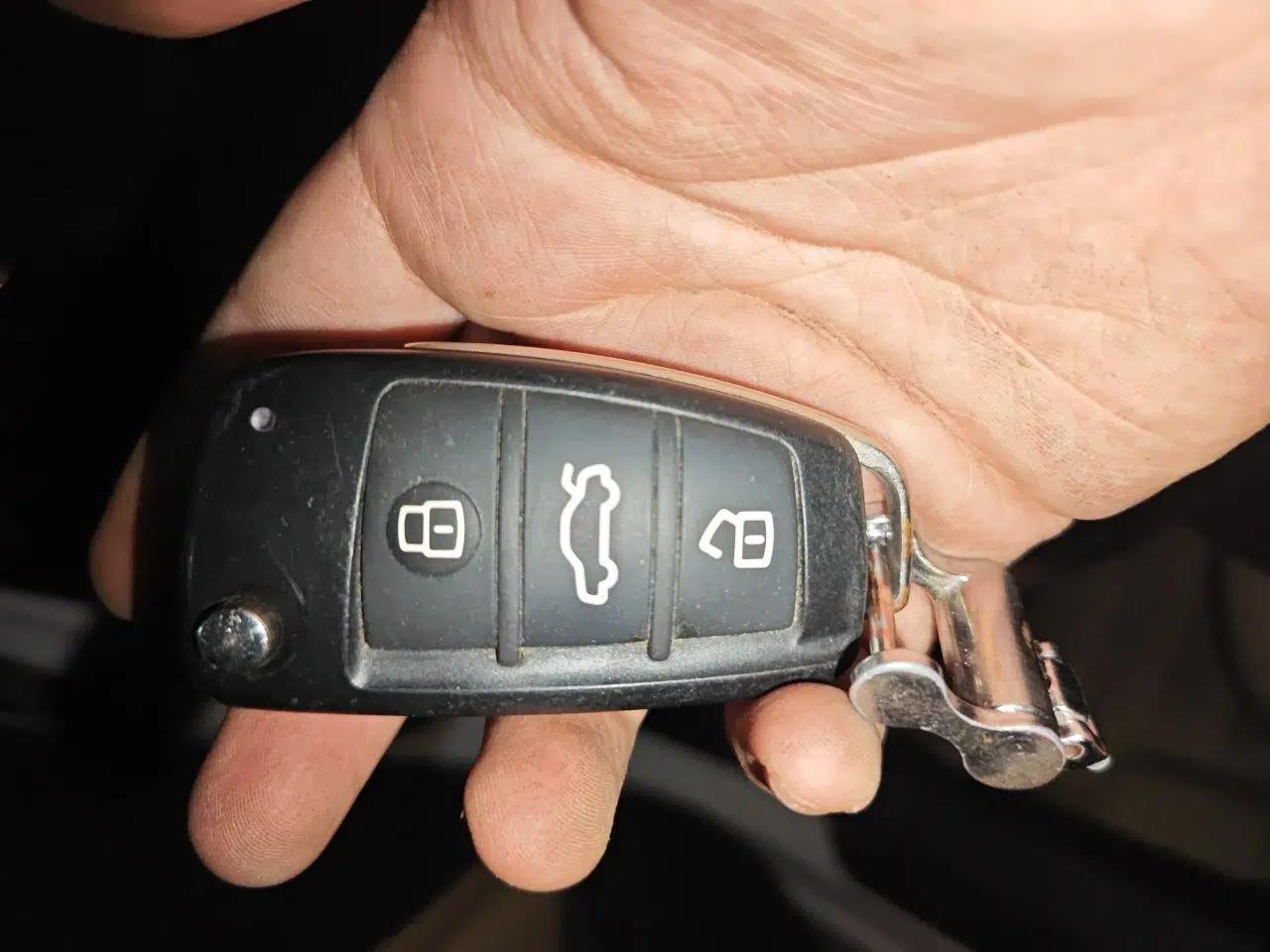 Chery E3 2015 1.5L Manual ZhiShang Model — миниатюра 9