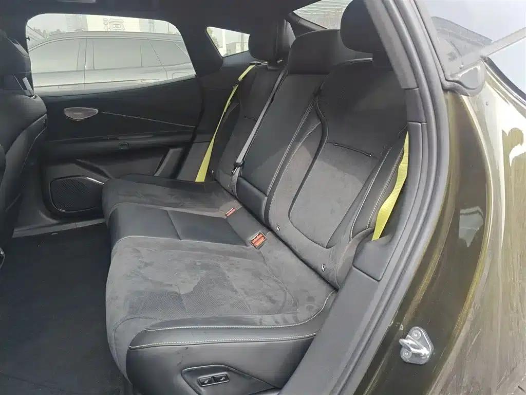 Lynk & Co 10 2025 240 AWD Ultra Sport Edition — миниатюра 13