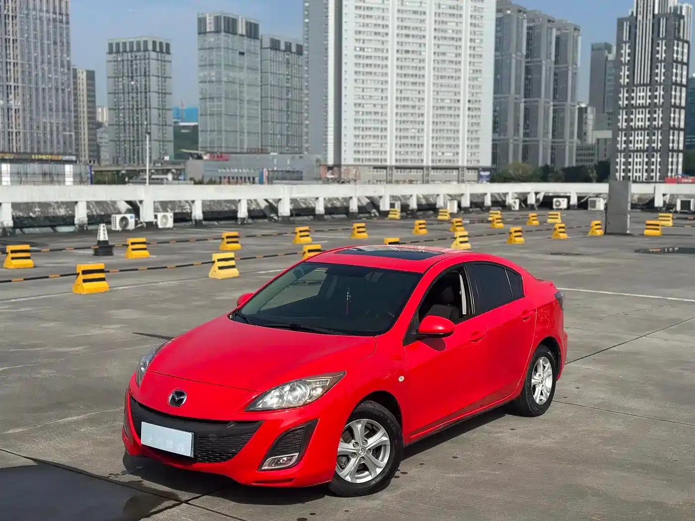 Mazda 3 Axela 2013 Sedan 1.6L Automatic Elite — миниатюра 1