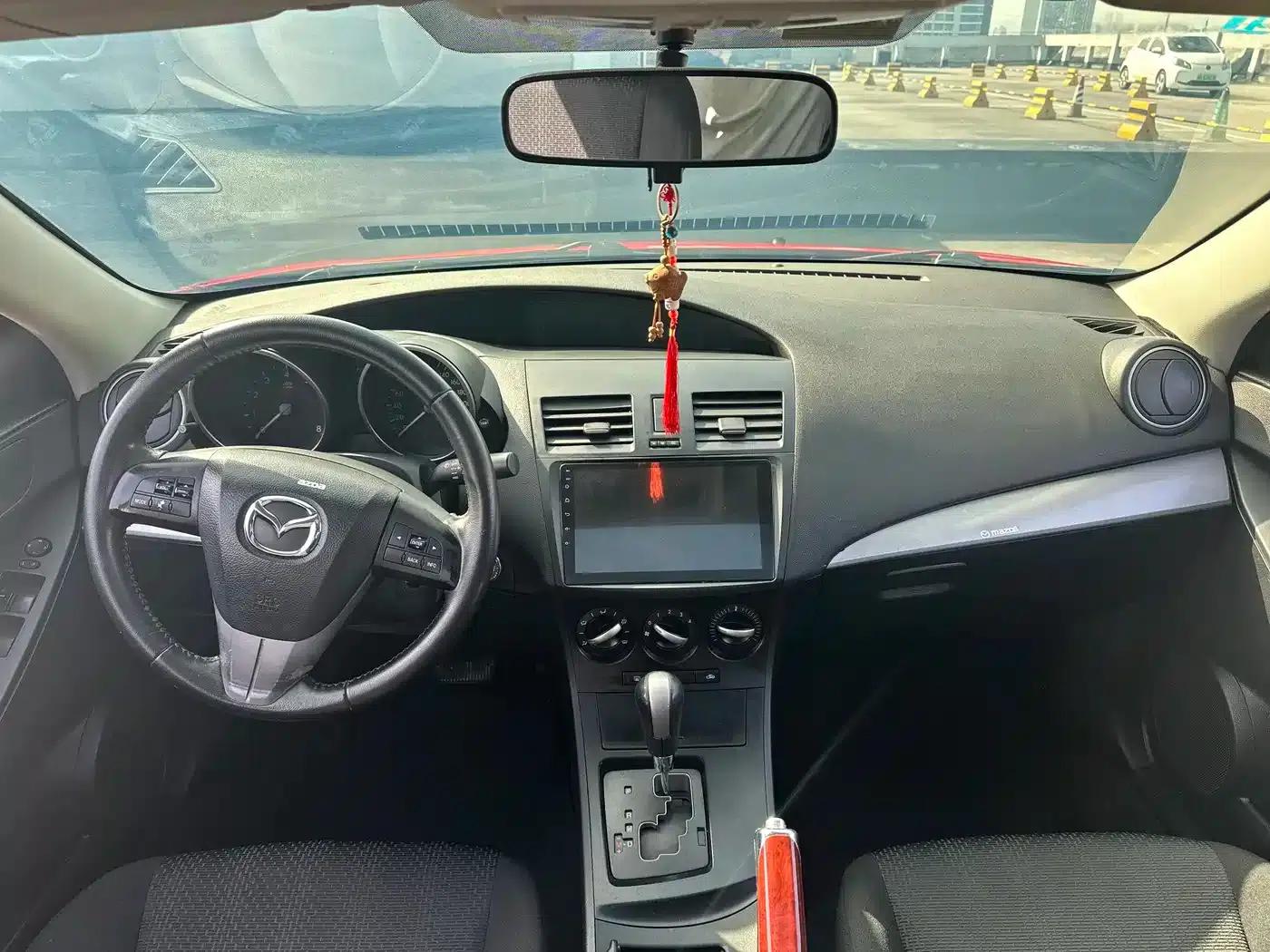 Mazda 3 Axela 2013 Sedan 1.6L Automatic Elite — миниатюра 13