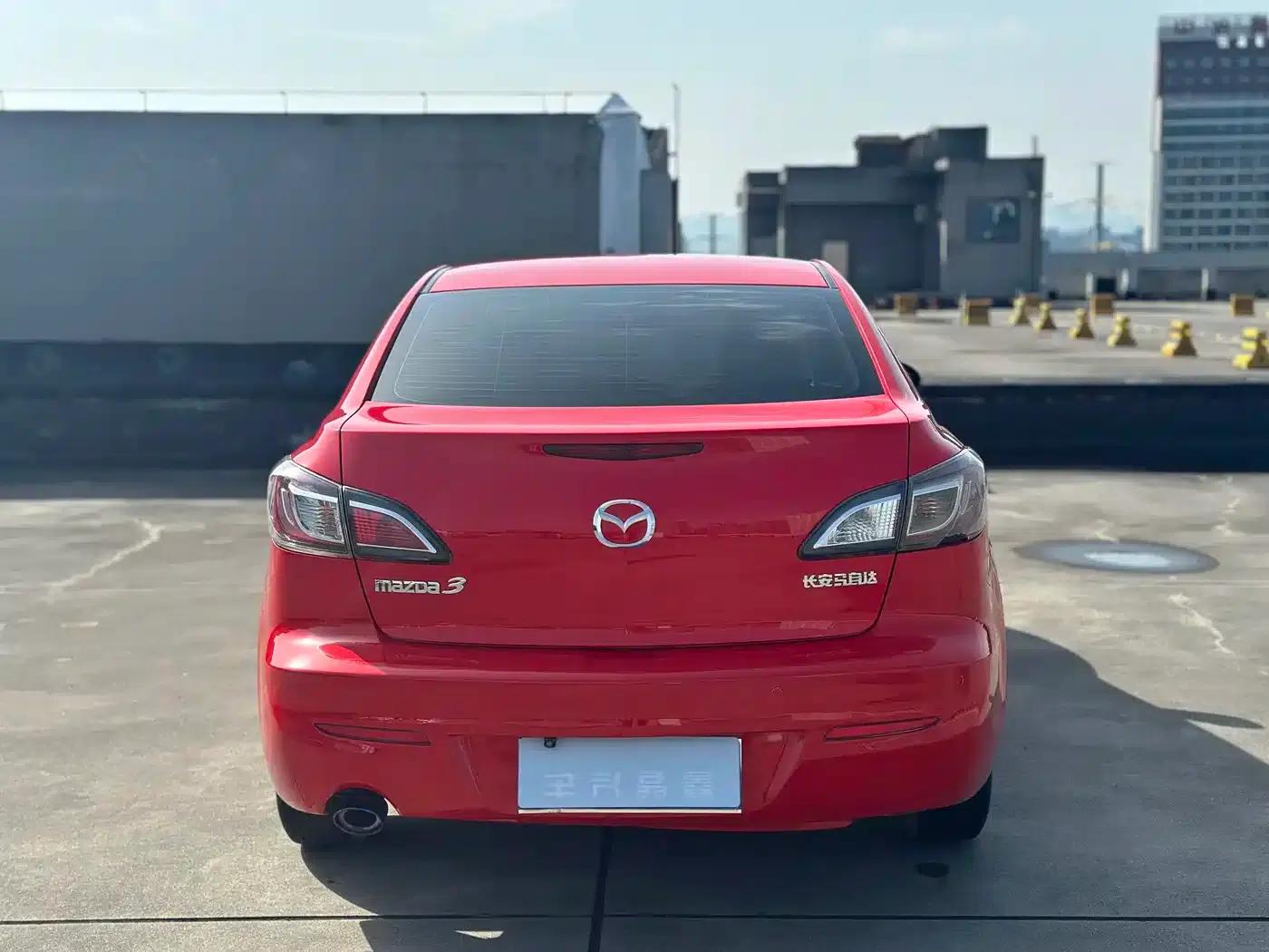 Mazda 3 Axela 2013 Sedan 1.6L Automatic Elite — миниатюра 5