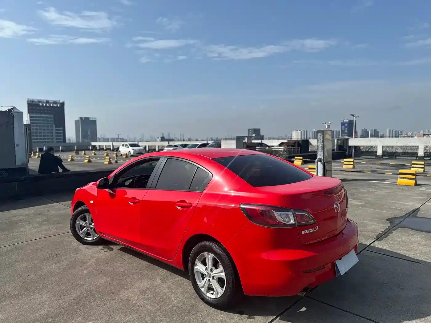 Mazda 3 Axela 2013 Sedan 1.6L Automatic Elite — миниатюра 8