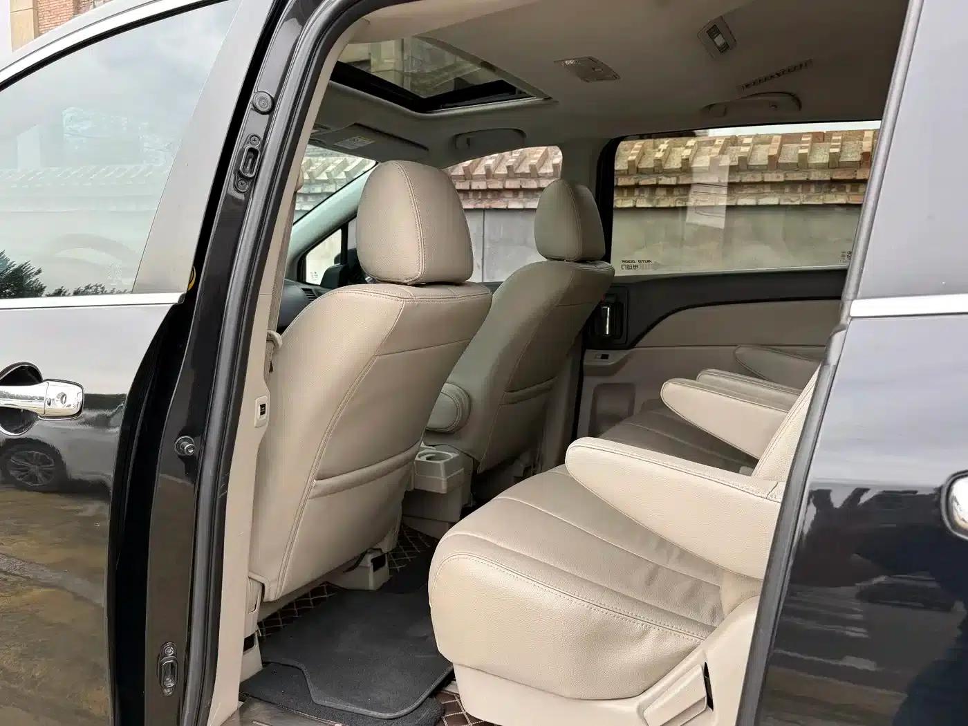 Mazda 8 2013 2.5L Supreme Edition — миниатюра 13