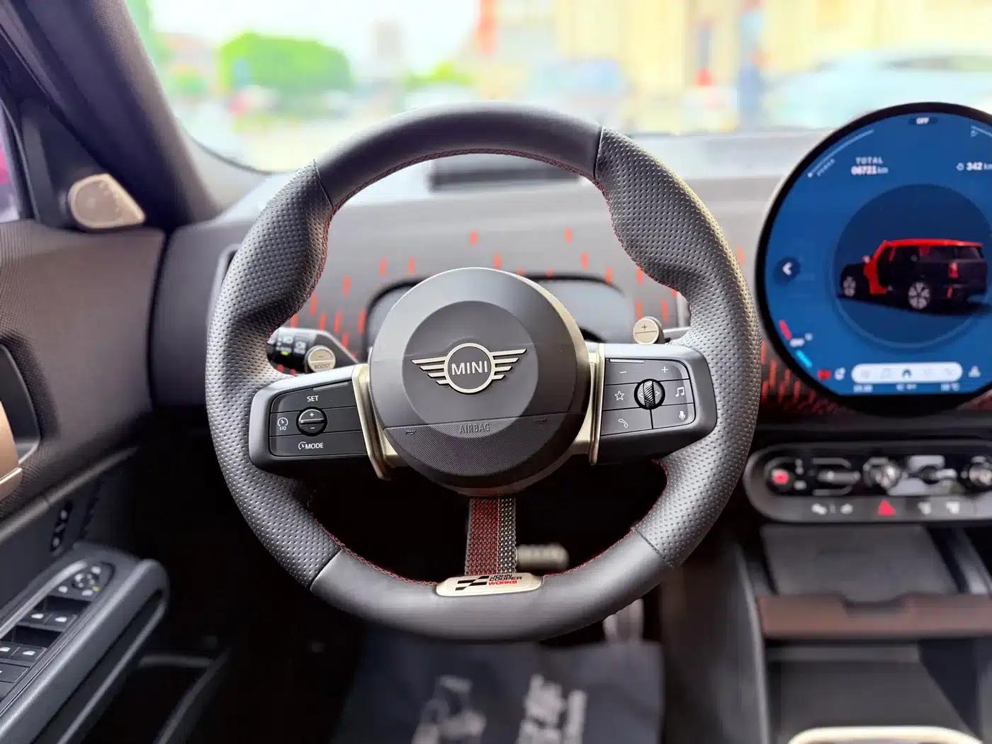 MINI JCW COUNTRYMAN 2024 2.0T JOHN COOPER WORKS — миниатюра 14