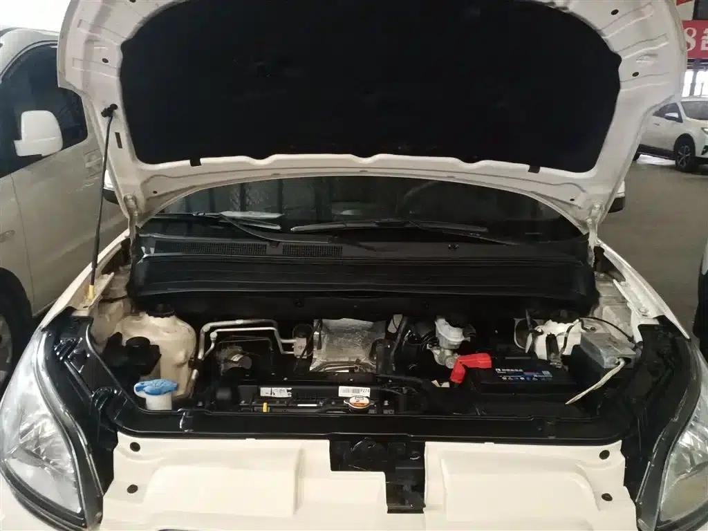 2013 Volkswagen Soul 1.6L AT Premium — миниатюра 20