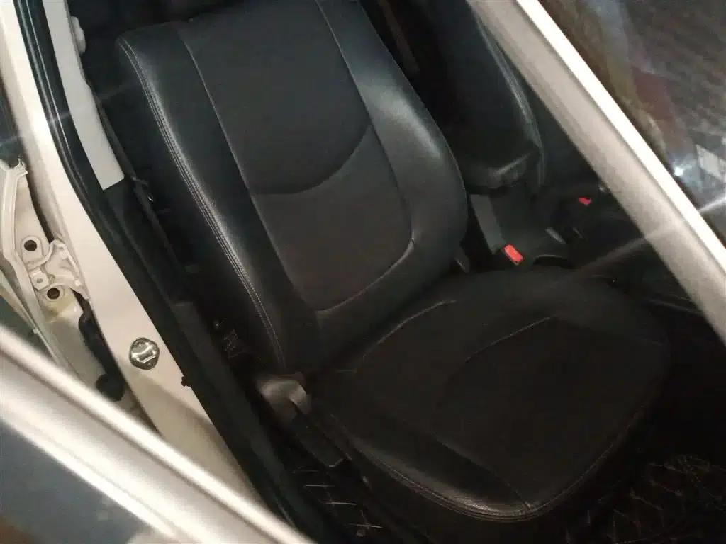 2013 Volkswagen Soul 1.6L AT Premium — миниатюра 25