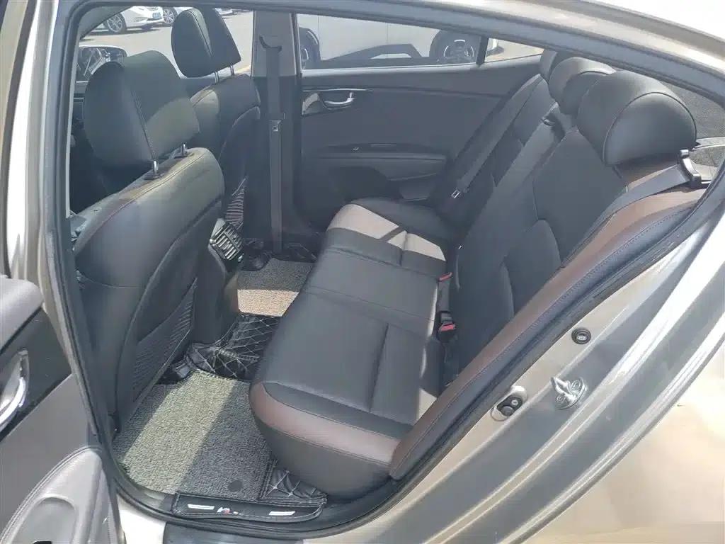 K5 2017 1.8L Automatic GLS — миниатюра 17
