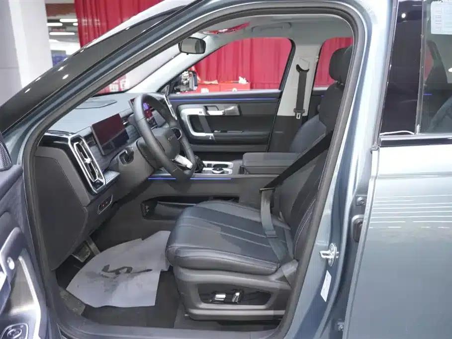 Explore 06 2023 Urban Edition 1.6T 2WD Luxury — миниатюра 14