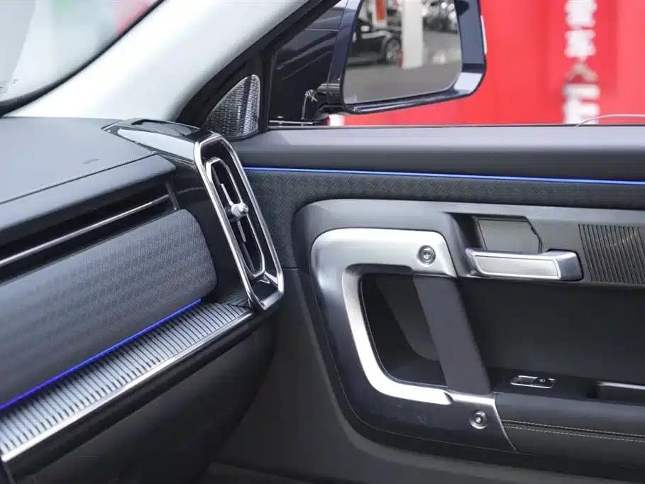Explore 06 2023 Urban Edition 1.6T 2WD Luxury — миниатюра 16