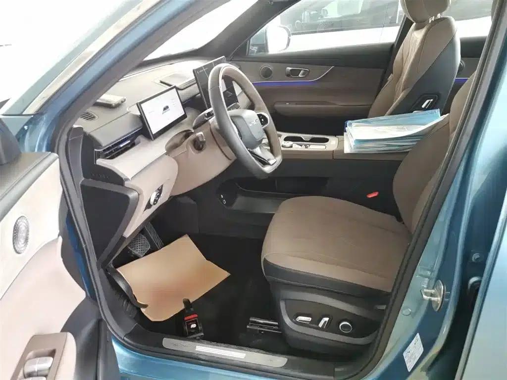 Chery Tiggo 8 PLUS C-DM 2025 1.5T 116km/h Premium 5-seater — миниатюра 11