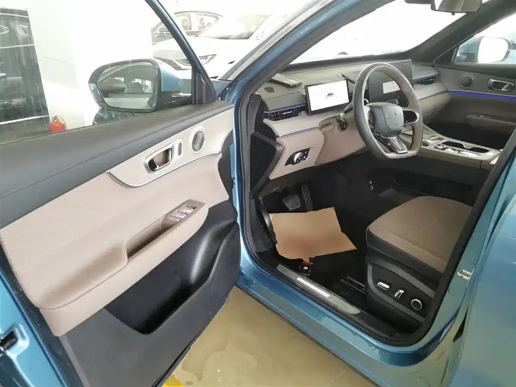 Chery Tiggo 8 PLUS C-DM 2025 1.5T 116km/h Premium 5-seater — миниатюра 12