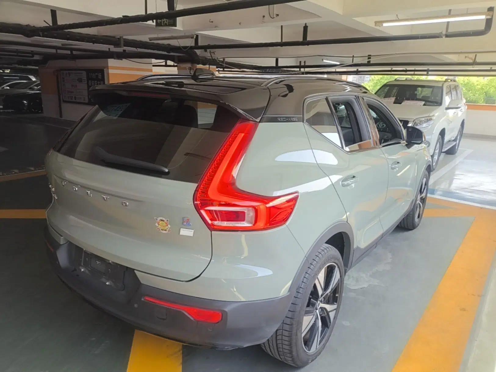 Volvo XC40 New Energy 2022 Long-Range Version — миниатюра 6