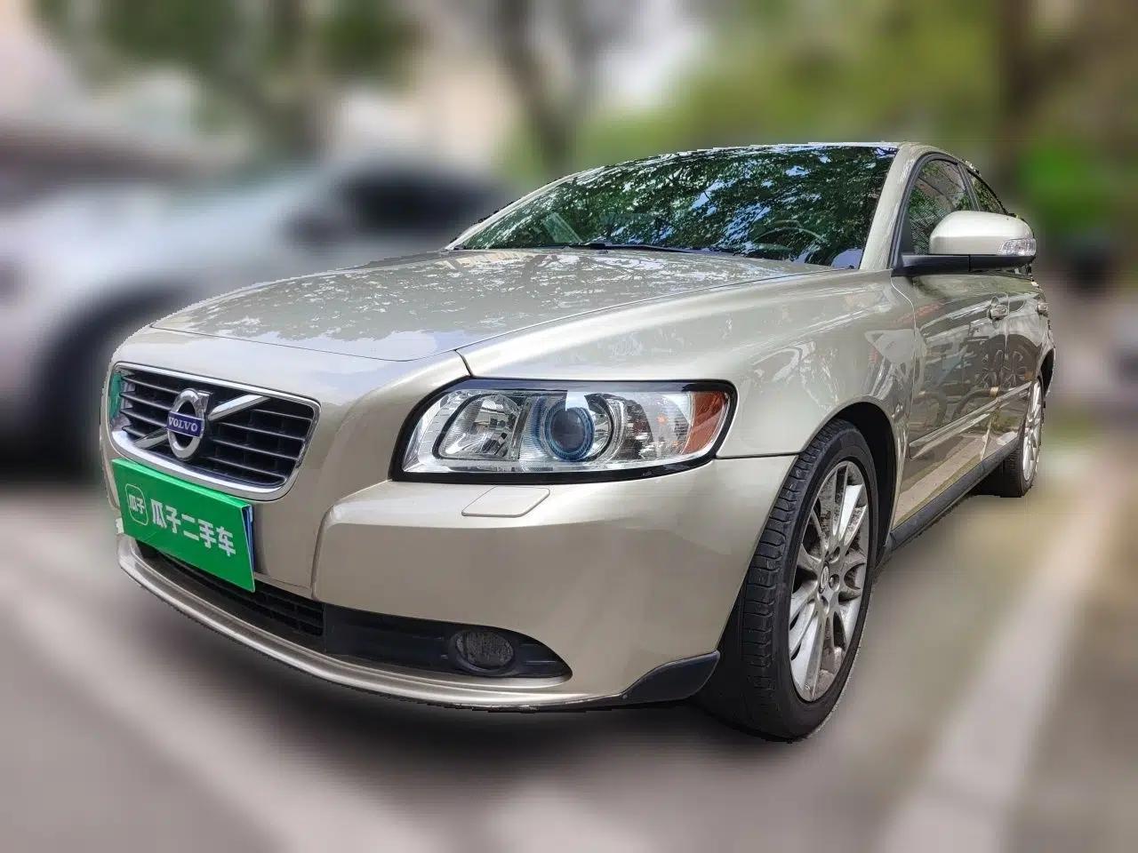 Volvo S40 2011 2.0L Automatic Zhiya Edition — миниатюра 1