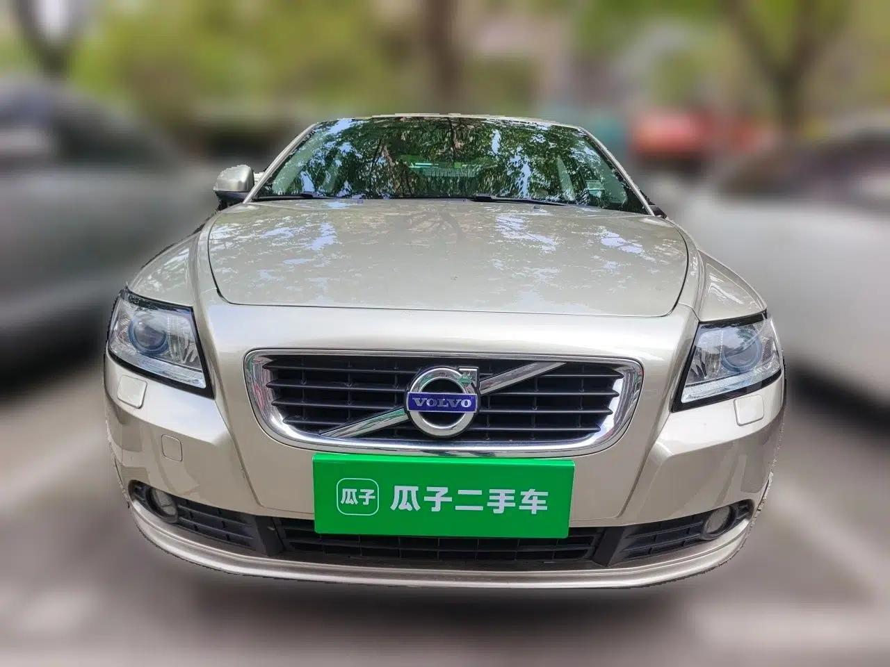 Volvo S40 2011 2.0L Automatic Zhiya Edition — миниатюра 2