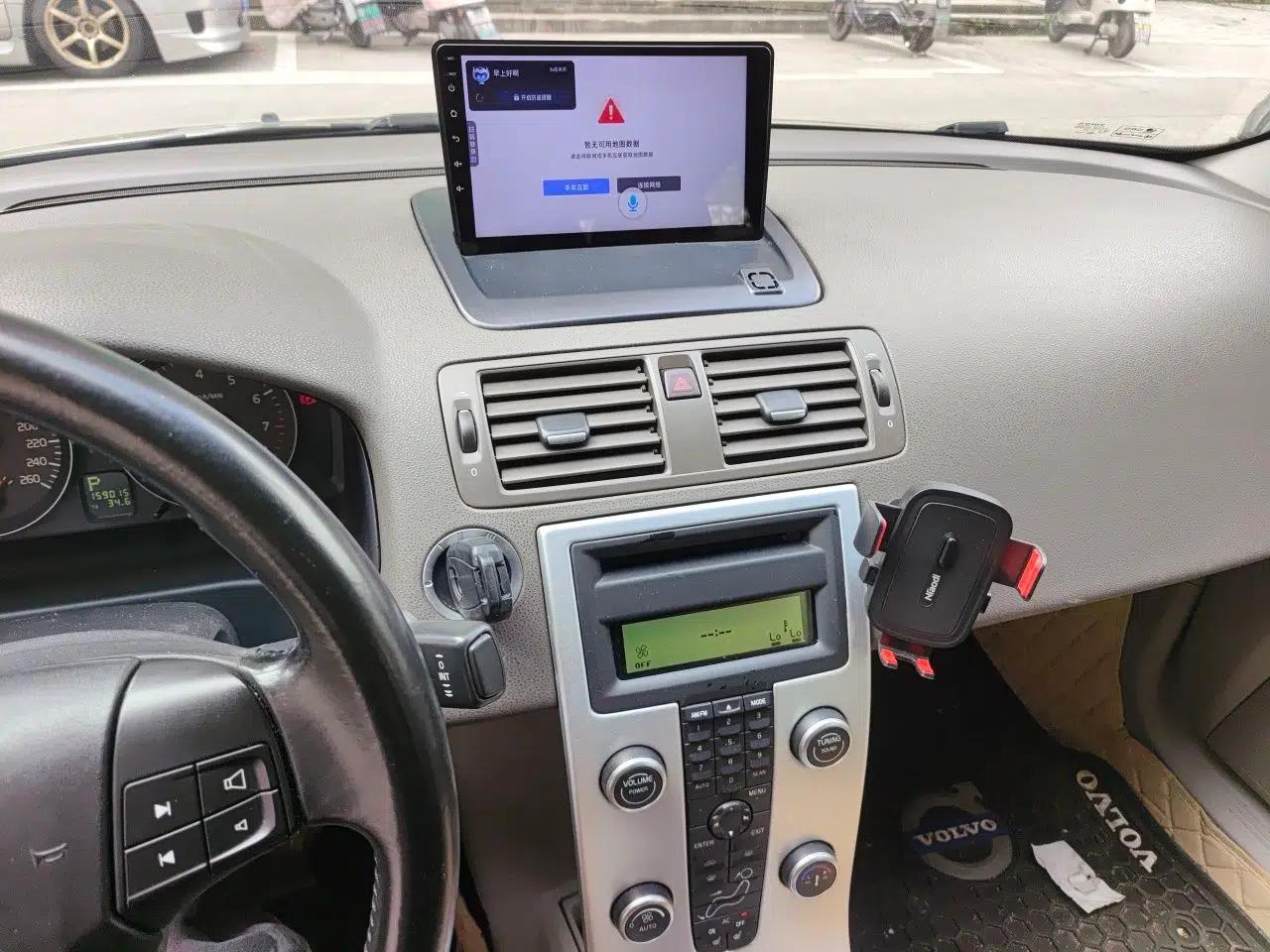 Volvo S40 2011 2.0L Automatic Zhiya Edition — миниатюра 14