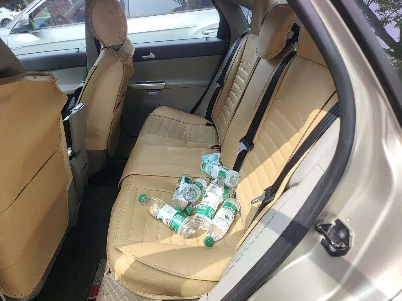 Volvo S40 2011 2.0L Automatic Zhiya Edition — миниатюра 18