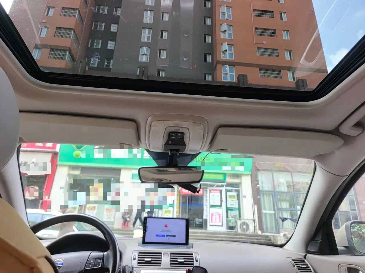 Volvo S40 2011 2.0L Automatic Zhiya Edition — миниатюра 19