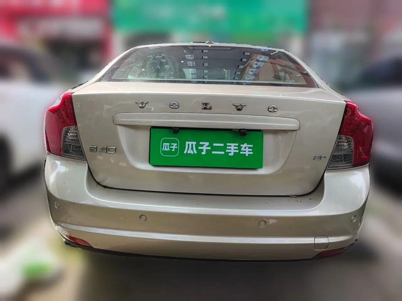 Volvo S40 2011 2.0L Automatic Zhiya Edition — миниатюра 5