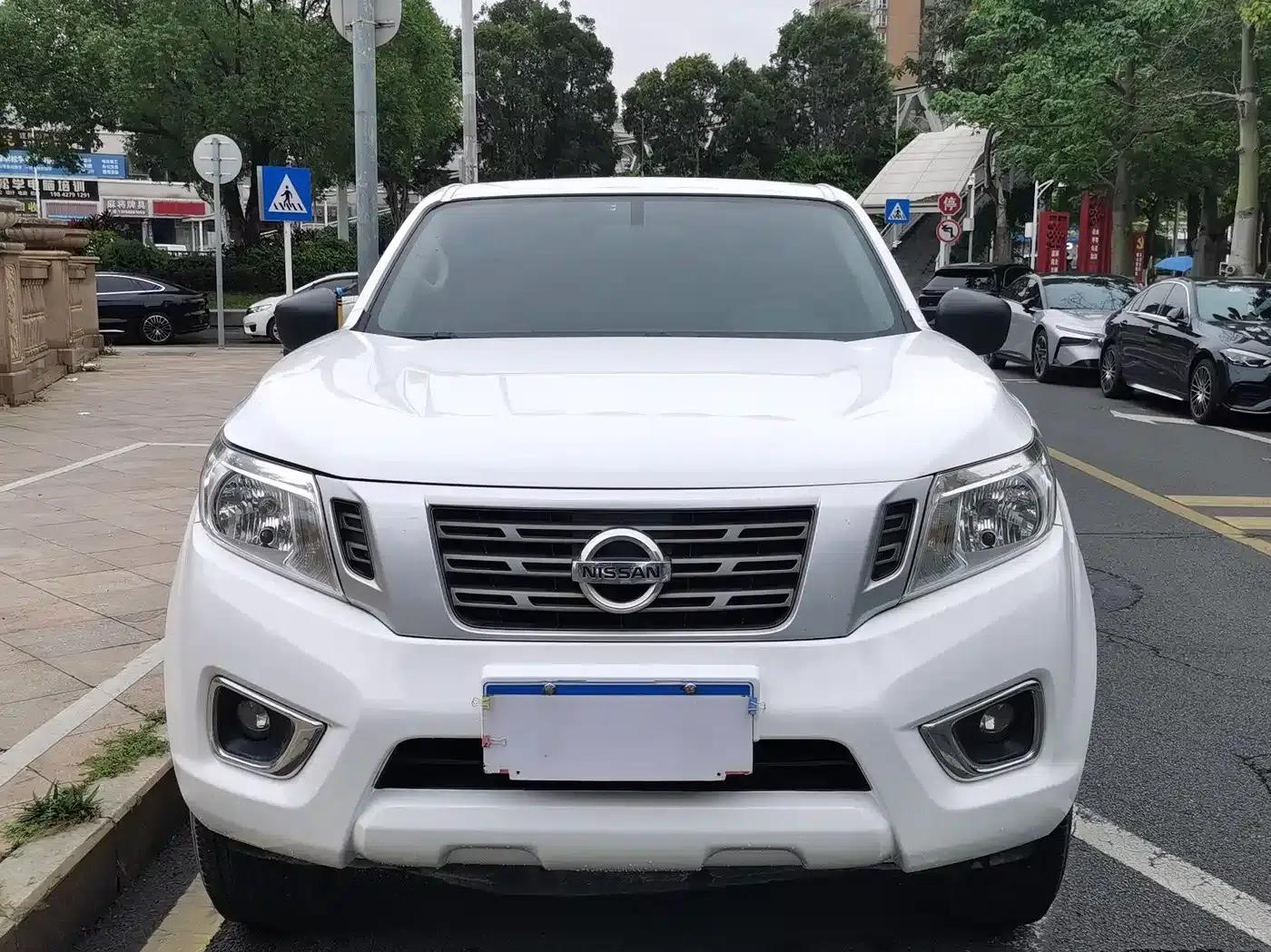 2021 Navara 2.5L Manual 2WD Comfort Model QR25 — миниатюра 2