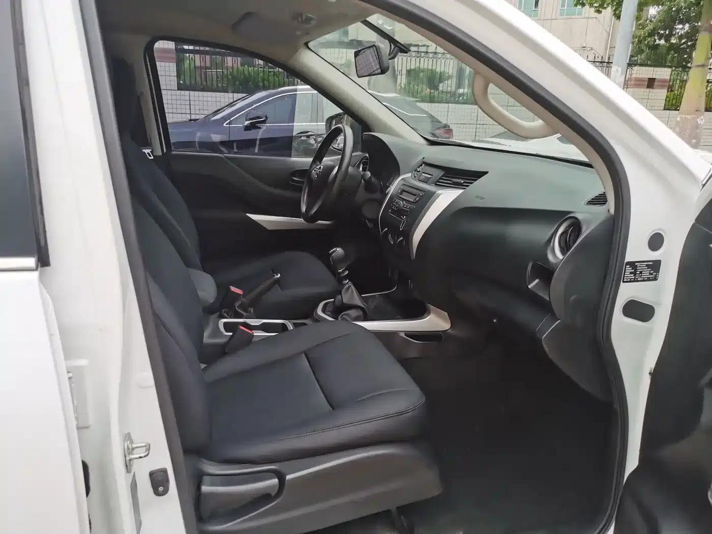 2021 Navara 2.5L Manual 2WD Comfort Model QR25 — миниатюра 9