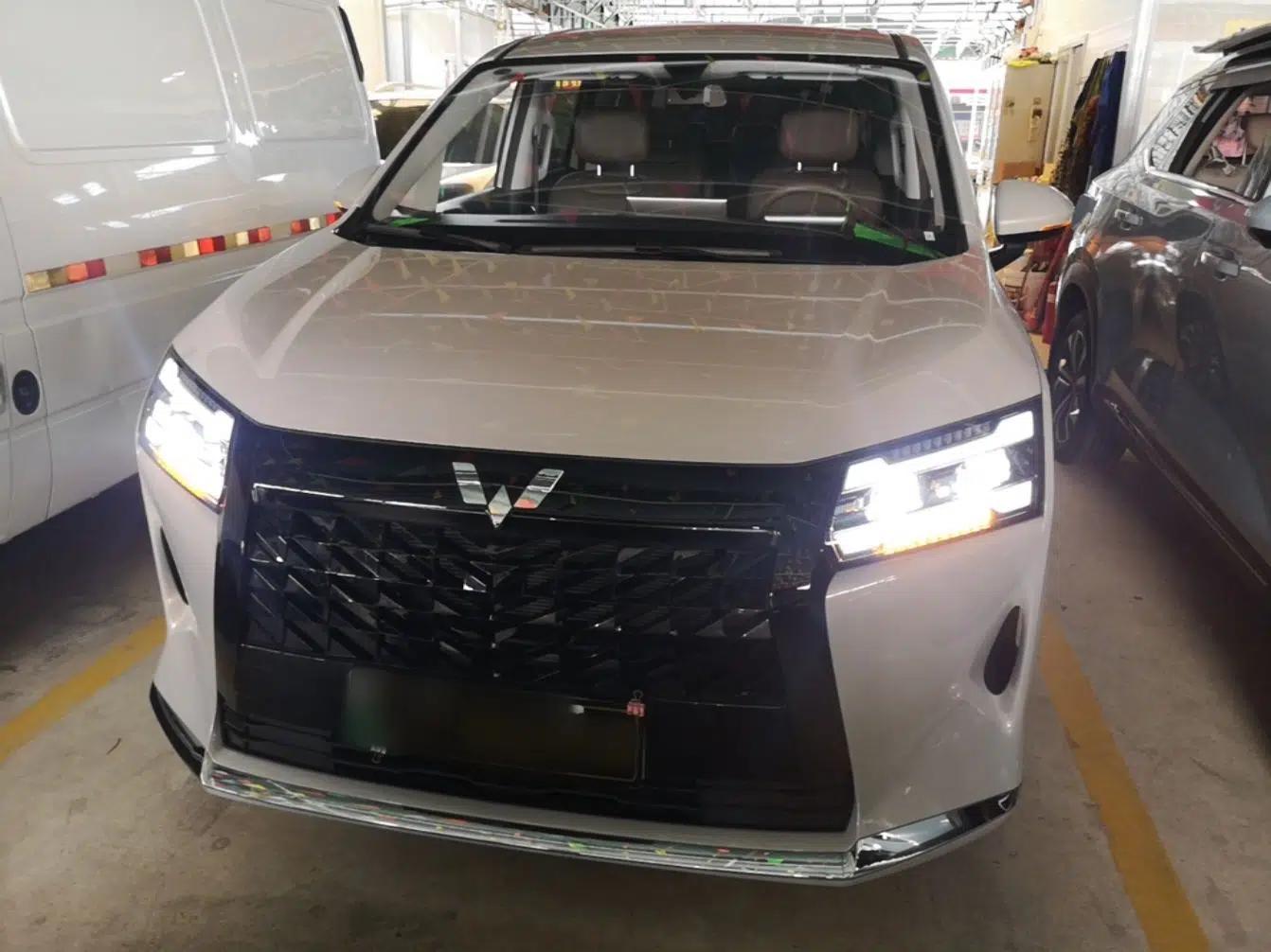 Wuling Starlight 730 2025 Model Plug-in Hybrid 125km Luxury Edition — миниатюра 2