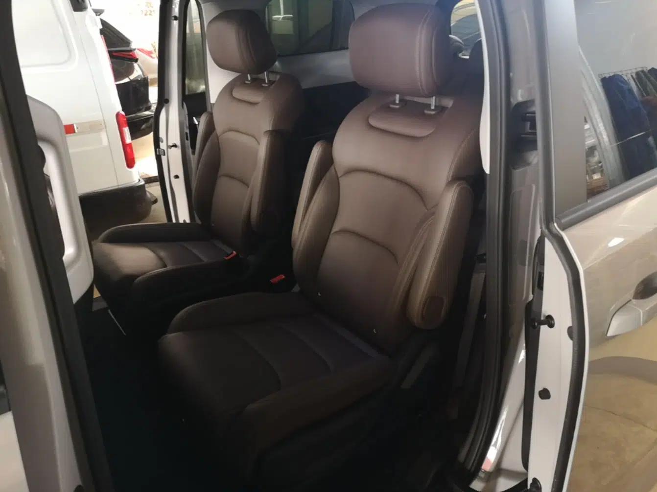 Wuling Starlight 730 2025 Model Plug-in Hybrid 125km Luxury Edition — миниатюра 19