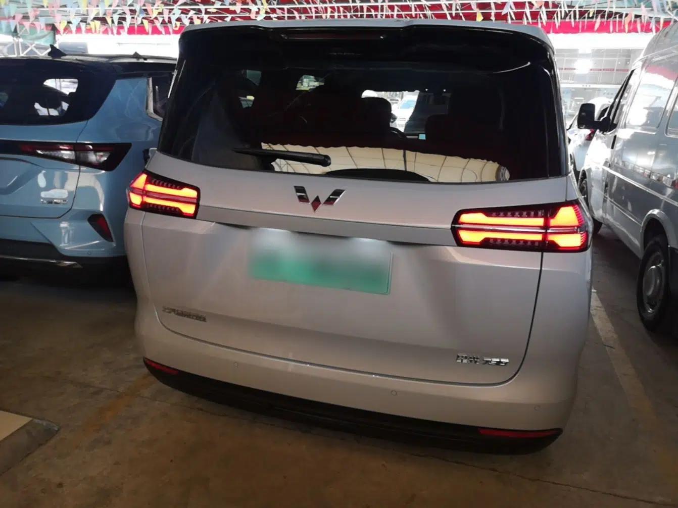 Wuling Starlight 730 2025 Model Plug-in Hybrid 125km Luxury Edition — миниатюра 3