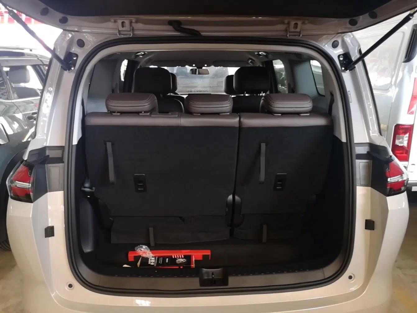 Wuling Starlight 730 2025 Model Plug-in Hybrid 125km Luxury Edition — миниатюра 21