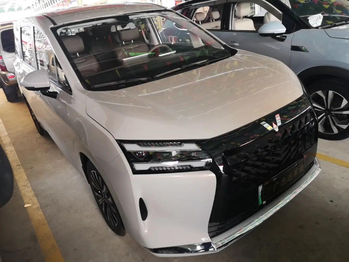 Wuling Starlight 730 2025 Model Plug-in Hybrid 125km Luxury Edition — миниатюра 6