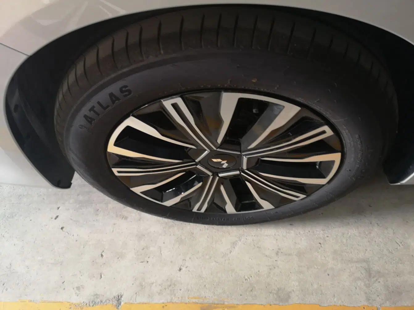 Wuling Starlight 730 2025 Model Plug-in Hybrid 125km Luxury Edition — миниатюра 9
