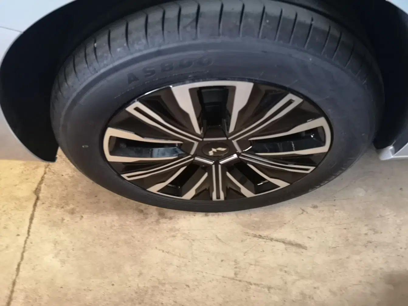Wuling Starlight 730 2025 Model Plug-in Hybrid 125km Luxury Edition — миниатюра 10
