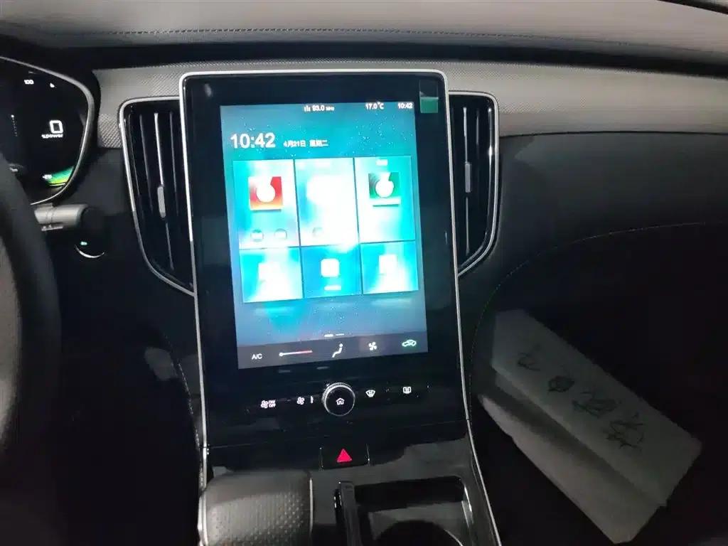 Roewe i6 MAX New Energy 2023 EV 420 Panoramic Roof Special Edition — миниатюра 13
