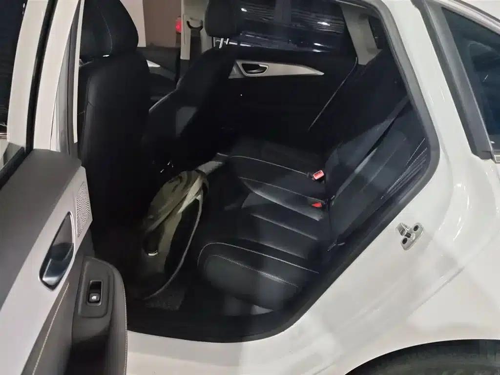 Roewe i6 MAX New Energy 2023 EV 420 Panoramic Roof Special Edition — миниатюра 17