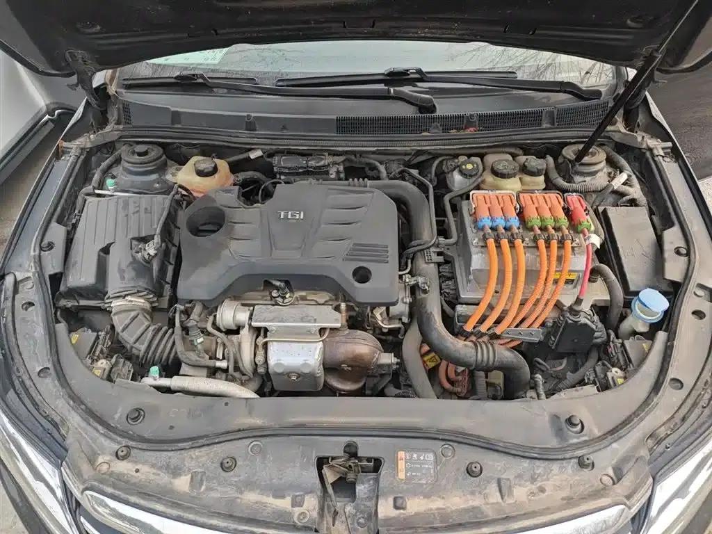 Roewe e950 2017 50T Hybrid Connected Executive Edition — миниатюра 13