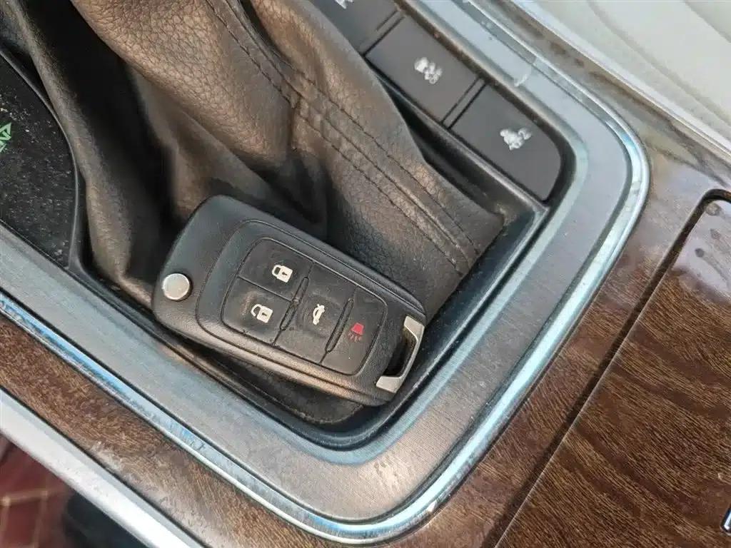 Roewe e950 2017 50T Hybrid Connected Executive Edition — миниатюра 14