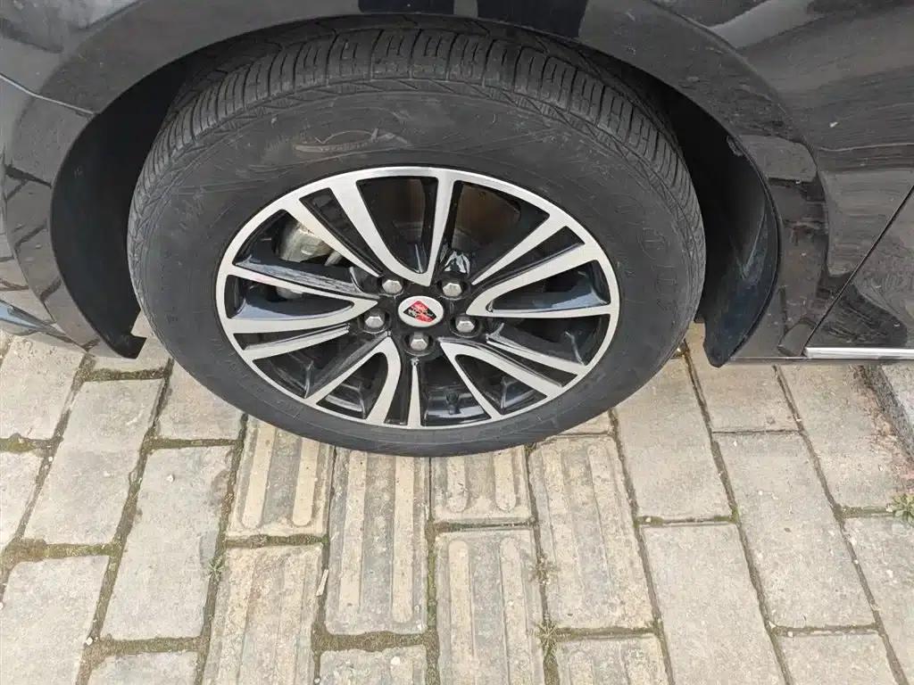 Roewe e950 2017 50T Hybrid Connected Executive Edition — миниатюра 19