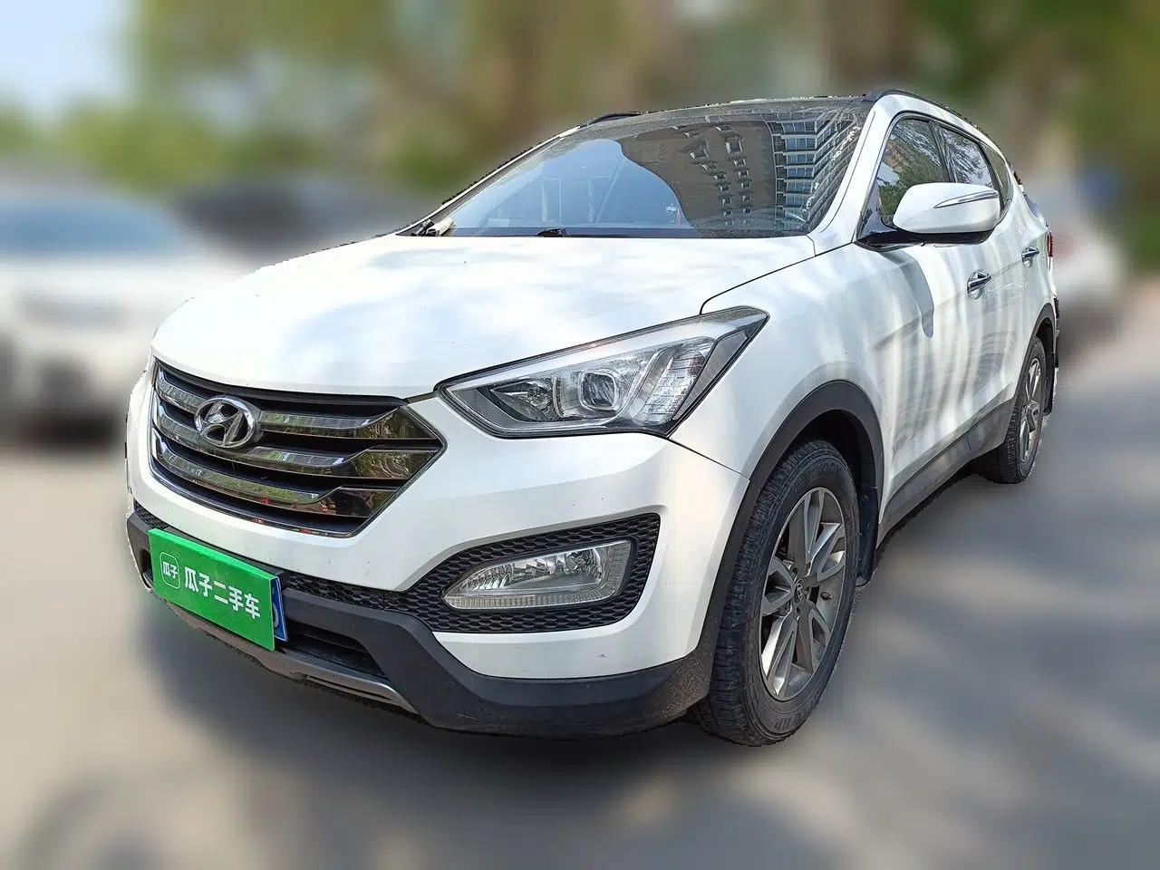 Hyundai Santa Fe Classic 2013 3.0L 4x4 Comfort Edition with Navigation 7 Seats Euro IV — миниатюра 1