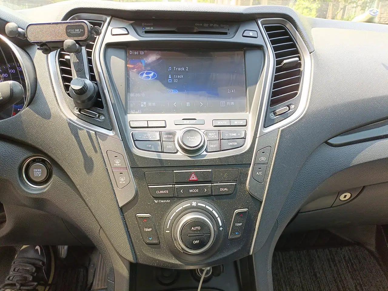 Hyundai Santa Fe Classic 2013 3.0L 4x4 Comfort Edition with Navigation 7 Seats Euro IV — миниатюра 14