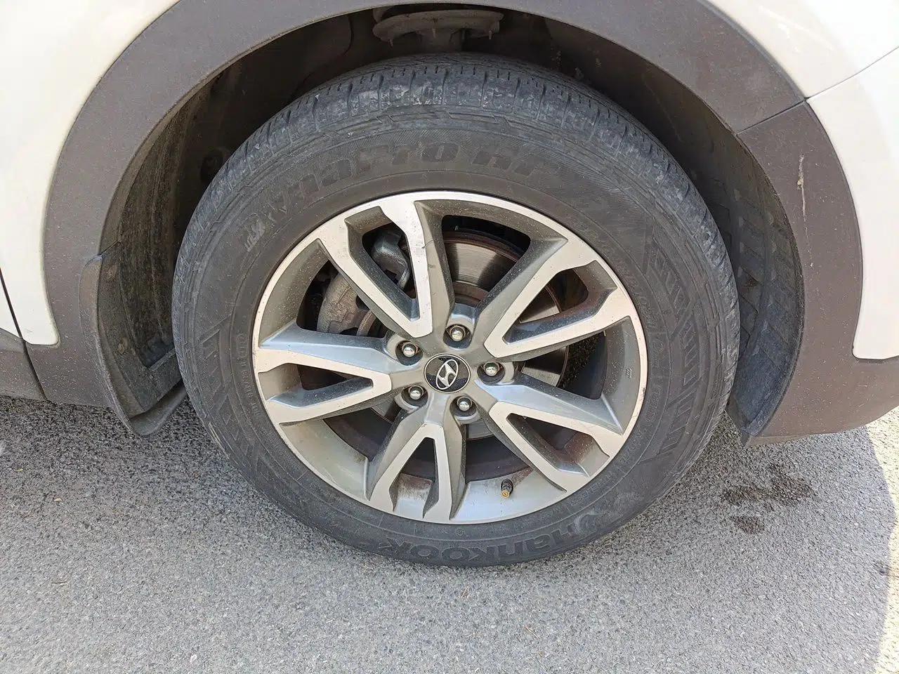 Hyundai Santa Fe Classic 2013 3.0L 4x4 Comfort Edition with Navigation 7 Seats Euro IV — миниатюра 8