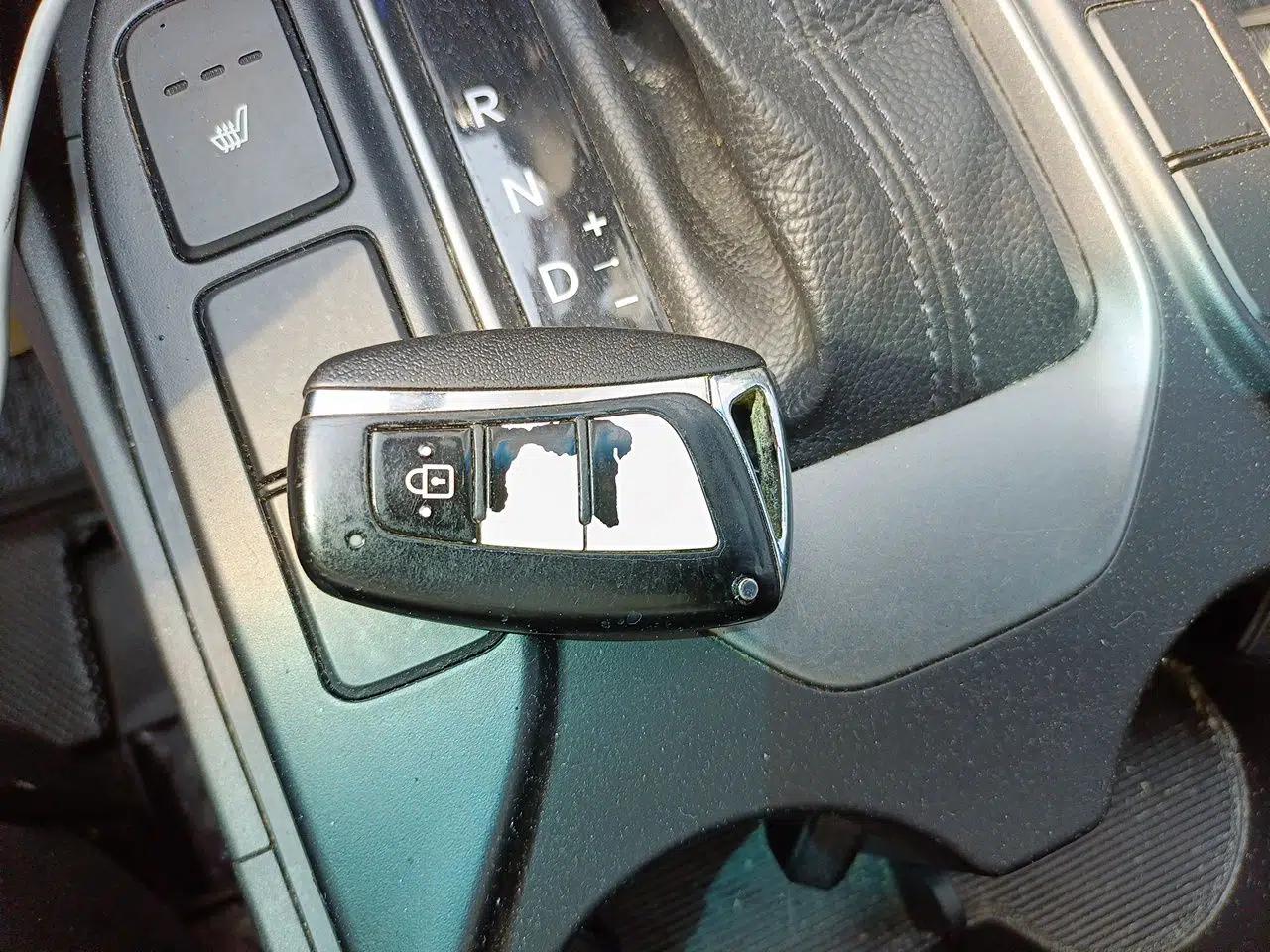 Hyundai Santa Fe Classic 2013 3.0L 4x4 Comfort Edition with Navigation 7 Seats Euro IV — миниатюра 9