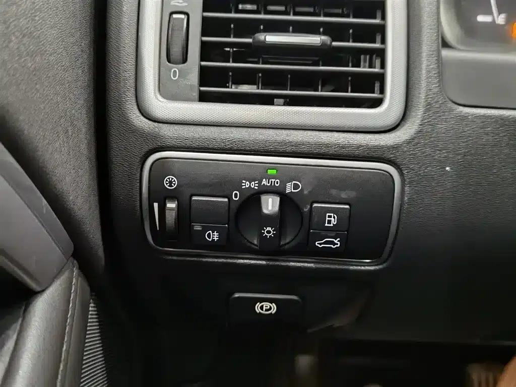 2015 Volvo S80L 2.0T T5 Smart Edition — миниатюра 21