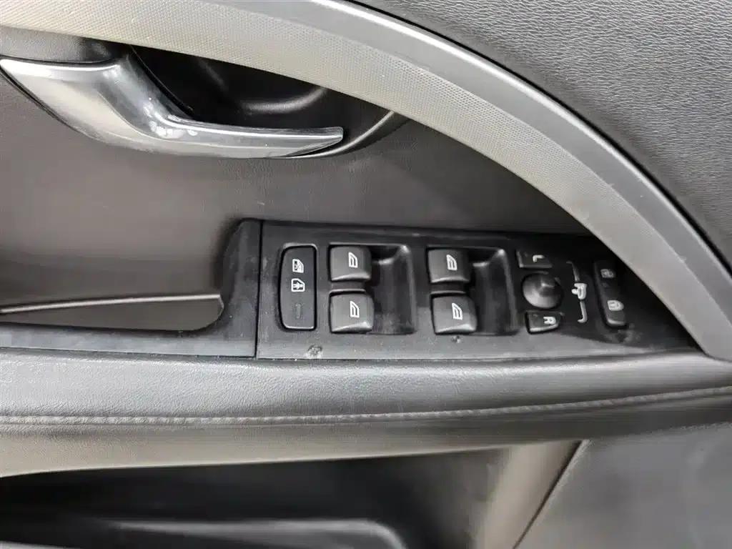 2015 Volvo S80L 2.0T T5 Smart Edition — миниатюра 9