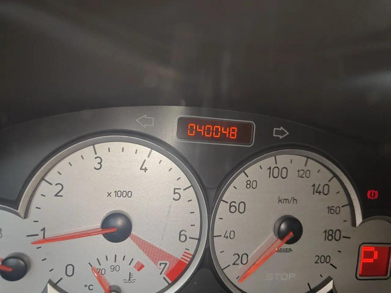 Citroen C2 2012 1.6L Automatic Sport Model — миниатюра 13