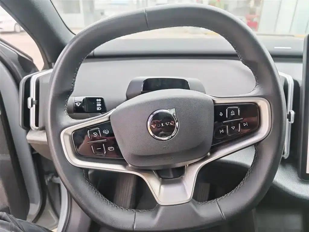 Volvo EX30 2025 Rear-Wheel Drive Long Range Ultra — миниатюра 3