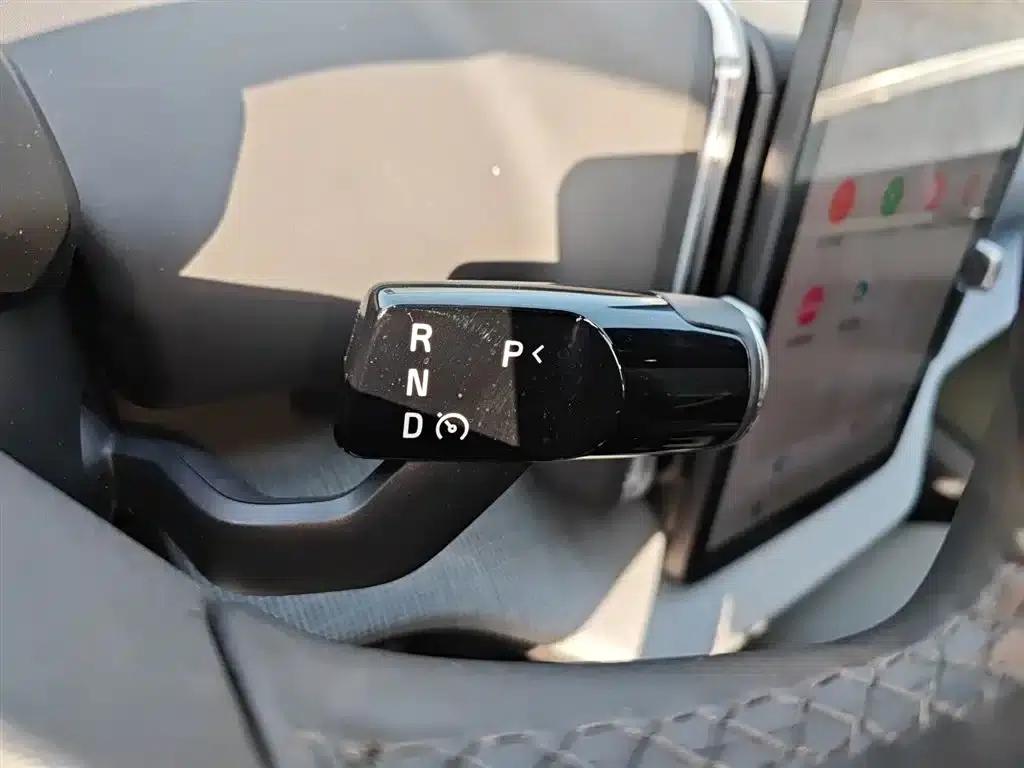 Volvo EX30 2025 Rear-Wheel Drive Long Range Ultra — миниатюра 6