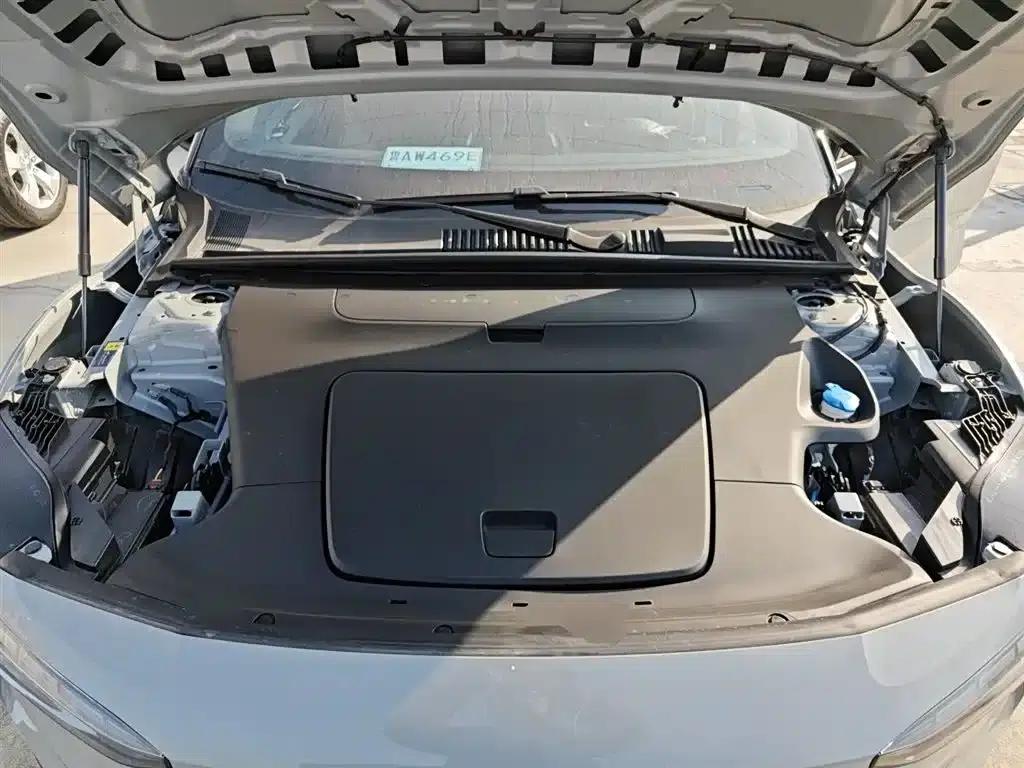 Volvo EX30 2025 Rear-Wheel Drive Long Range Ultra — миниатюра 10