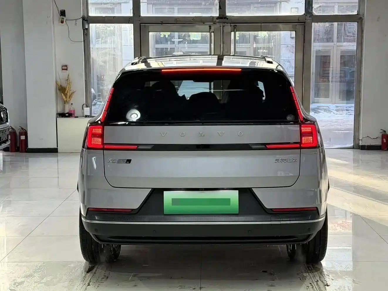 2026 Volvo XC70 Plug-in Hybrid, All-Wheel Drive, Extended Range Plus — миниатюра 10