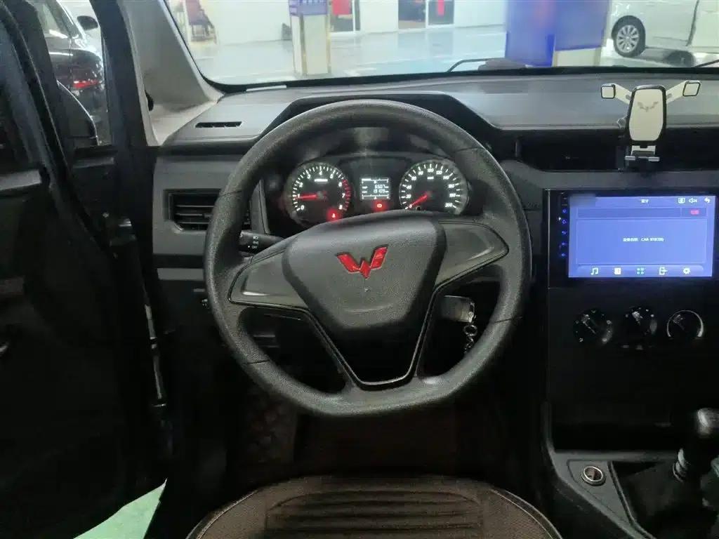 Wuling Hongguang PLUS 2020 1.5L Manual Standard 5-Seater — миниатюра 11
