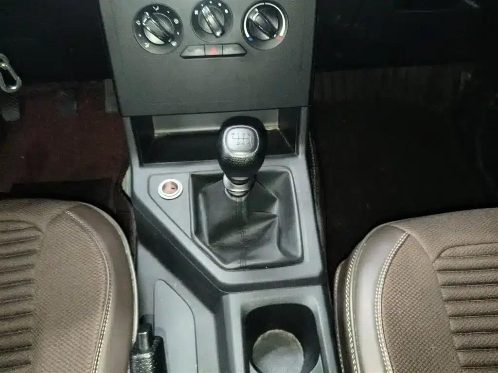 Wuling Hongguang PLUS 2020 1.5L Manual Standard 5-Seater — миниатюра 14