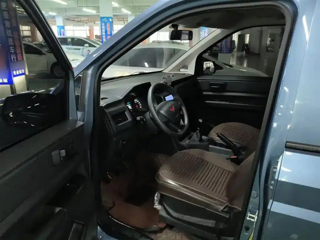 Wuling Hongguang PLUS 2020 1.5L Manual Standard 5-Seater — миниатюра 16